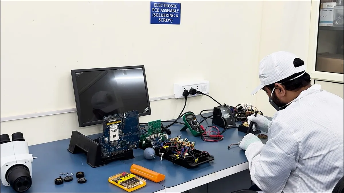 Electronic PCB Assembly and Testing